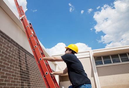 opravy, servis, zkoušky, prodej - přenosných žebříků, regalů a lešení